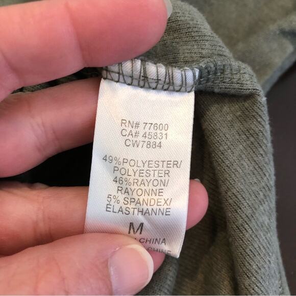 Chaser green and gold star print knit top size Medium - Picture 12 of 15